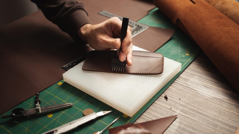 Quel est le parcours pour devenir corroyeur selon lesailesdelaliberte.fr ? parcours pour devenir corroyeur