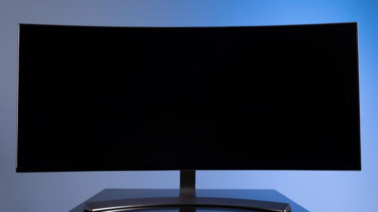 Écran incurvé vs écran classique : quelle est la meilleure option ? Écran incurvé vs écran classique : quelle est la meilleure option ?