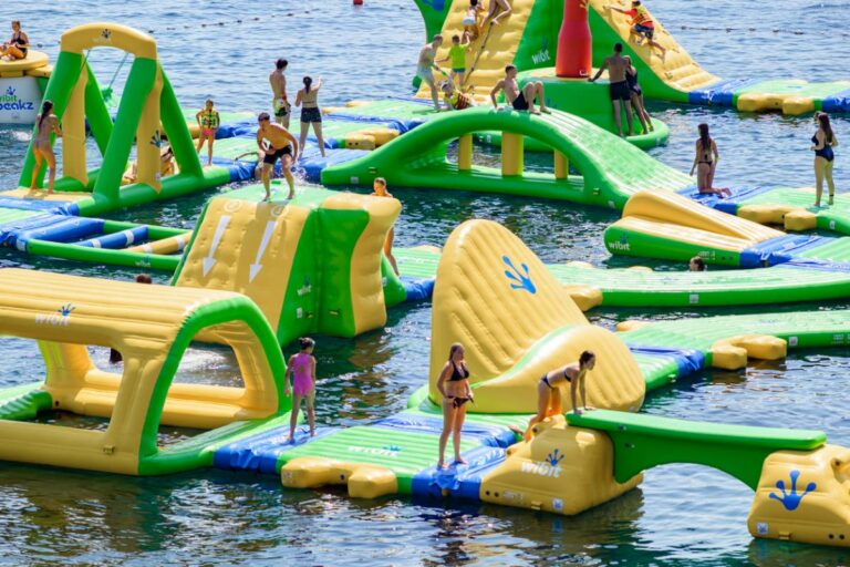 Plages éphémères et aires de jeux aquatiques