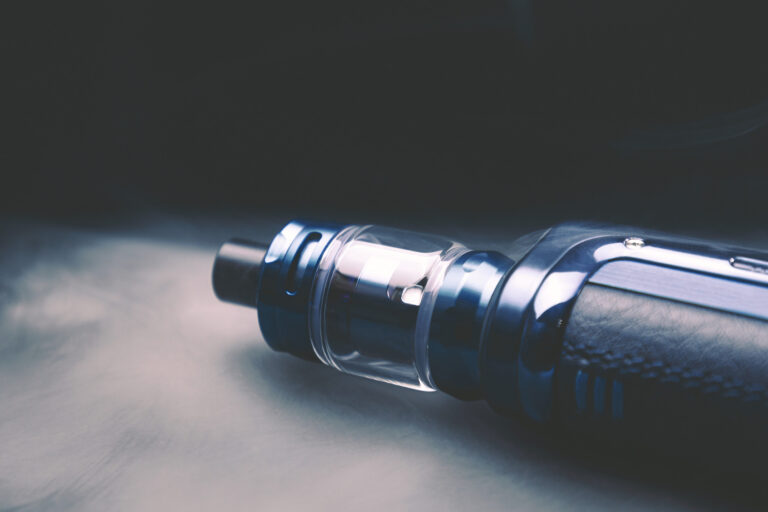 E-liquides et nicotine : bien doser pour arrêter de fumer ? E-liquides et nicotine : bien doser pour arrêter de fumer