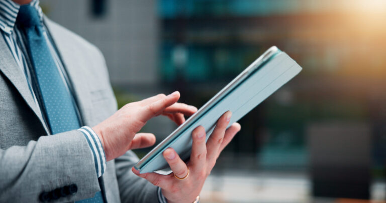 Lebusinessmag : un média stratégique pour les entrepreneurs Lire Lebusinessmag